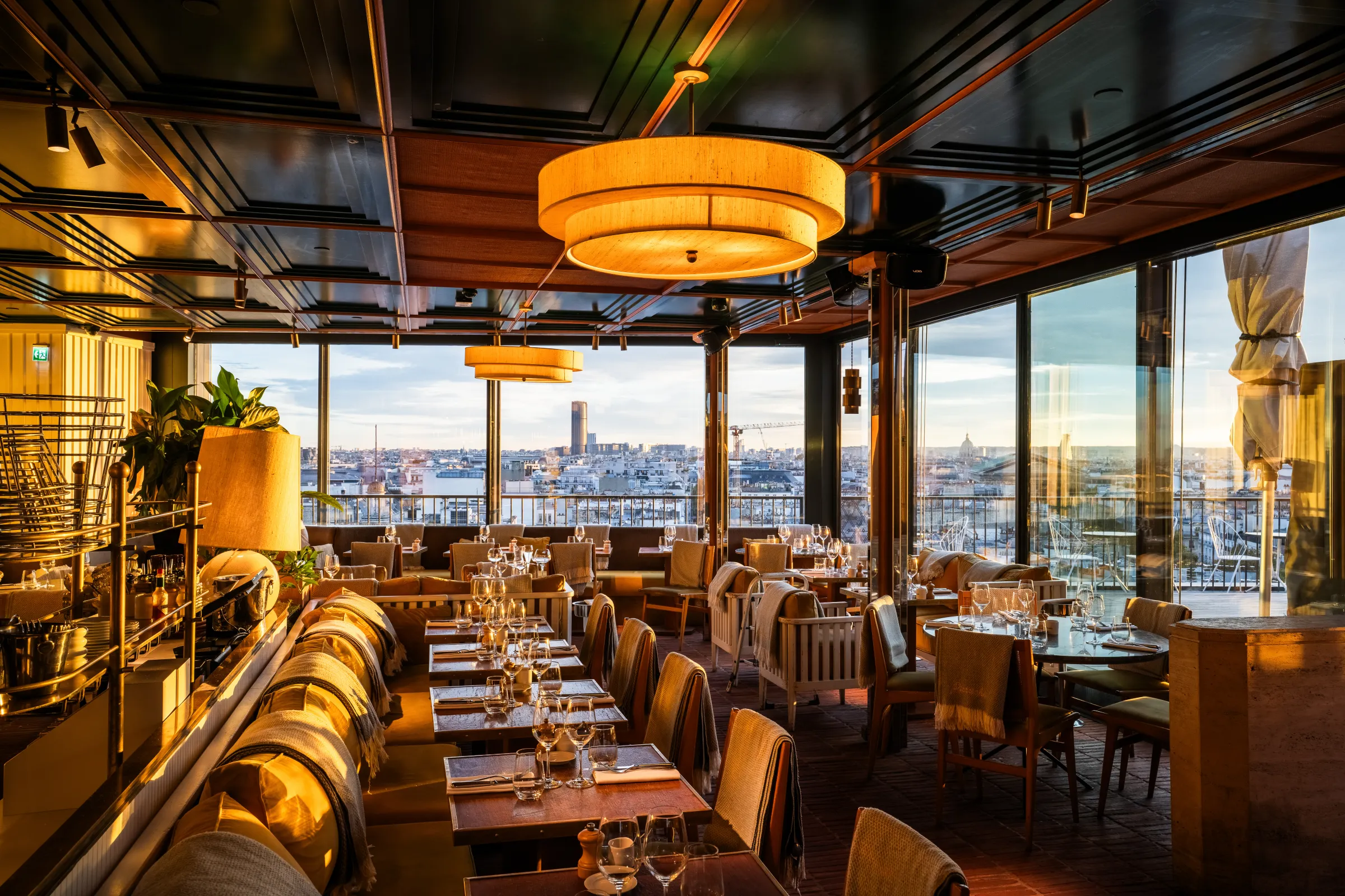 Perruche, Paris : restaurant vitré ouvert sur les toits
